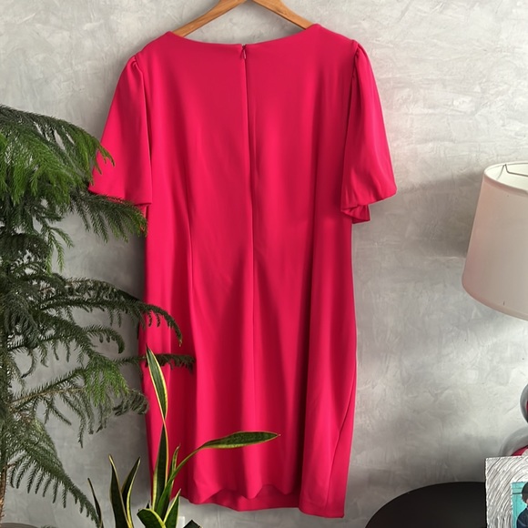 DKNY Plus SZ Short Puff Sleeve Crew Neck Side Ruching Scuba Crepe Sheath Dress - Picture 7 of 10